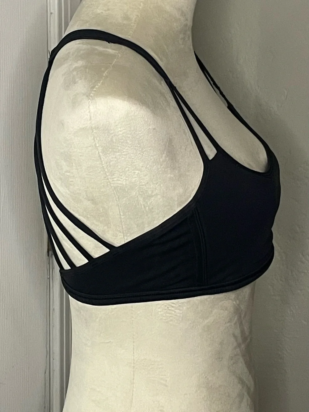 lululemon athletica Black Double-Strap Scoop Sports Bra - Picture 4 of 5